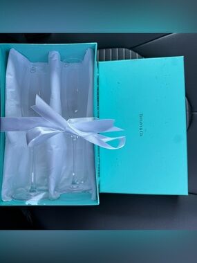 NEW IN BOX! Tiffany & Co. Champagne Flutes in Crystal Glass, Set of Two